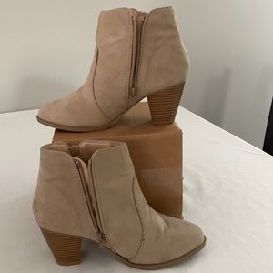 Booties beige